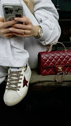 Chica Chola, Goose Clothes, Dr Shoes, Fall Lookbook, London Spring, Golden Goose Sneakers, Golden Goose Shoes