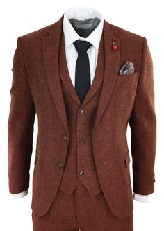 • Mens Official TruClothing Collection Based On Actual Styles Of That Era• Suit Comes complete as a 3 piece suit, this includes Trousers, Waistcoat & Blazer• Premium Herringbone Wool Blend Tweed Fabric, Amazing Camel Colour With Collar Waistcoat & Contrasting Trim & Detailaing• Classic 1920s Vintage Herringbone Tweed Suit, Tailored Fit (inbetween slim & regular fit) & Regular (R) In LengthMaterial: 50% Wool, 35% Polyester, 15% Viscose Preaching Outfits, Peaky Blinders Clothing, Costume Peaky Blinders, Style Année 20, Peaky Blinders Suit, Herringbone Suit, Dinner Suit, Tweed Suit