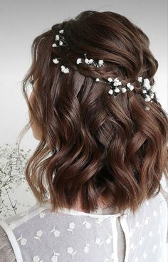 50 Romantic Short Wedding Half Updos - Weddingomania Medium Length Brown Hair, Color Formulas, Traditional Hairstyle, Prom Hair Down, Short Brown Hair, Up Dos For Medium Hair, Short Braids, Top Hairstyles