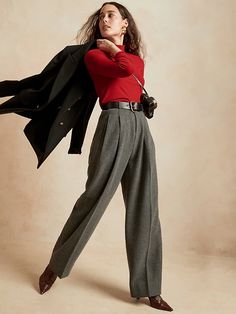 Ribbed Mock-Neck T-Shirt | Banana Republic Grey Trousers Outfit, Grey Dress Outfit, Grey Pants Outfit, Herringbone Pants, Mock Neck And T Shirt, Red Sunset, Casual Day Outfits, Grey Outfit, 가을 패션