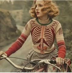 #вязвние #ретро #анатомия Skeleton Knit Sweater, Skeleton Crochet, Surrealism Fashion, Skeleton Sweater, Vintage Anatomy, Surrealism Photography, Sweater Making, Mode Inspiration, Beautiful Outfits