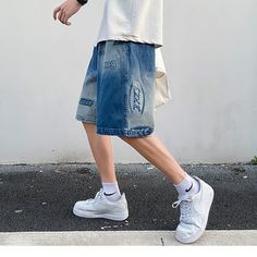 Advbridge Men's Letter Printed Short Jeans Summer New Chic Gradient Loose Denim Shorts Male Straight Short Pants Streetwear Casual Shorts Loose Denim Shorts, Satin Wedding Shoes, Driving Shoes Men, Jeans Summer, Pants Streetwear, Women Slides, Winter Shoes For Women, Fashion Slippers, Blue Pumps