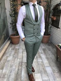 Stylish Suits For Men, Suited Men, Official Wear, Mens Fashion Suits Formal, Vest Outfits Men, Fancy Gown, Costum Elegant, Mens Vest Fashion, Stylish Mens Suits