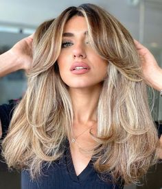 Long Layered Hair with Bangs Layered Bangs, Layered Thick Hair, Trendy We Fryzurach, Layered Haircuts For Women, Layered Haircuts With Bangs, Layered Hair With Bangs, Layered Curly Hair, Hairstyles For Layered Hair, Curly Bob Hairstyles