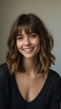 15 Shoulder Length Hair Cuts with Layers for Every Hair Type - TecArticles Shoulder Length Hair Cuts With Layers, Brown Shoulder Length Hair, Shoulder Length Wavy Hair, Fine Hair Cuts, Shoulder Length Bob Haircut, Layered Haircuts Shoulder Length, Hair Cuts With Layers, Waves Haircut, Short Hair Highlights