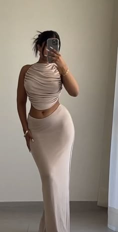 Modest Girly Outfits, Chic Evening Dress, Modest Casual Outfits, Cute Modest Outfits, Stylish Work Attire, Classy Dress Outfits, Classy Casual Outfits, Cute Simple Outfits, Fancy Outfits