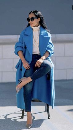 #Winter#WinterOutfits#Fashion2024#SeasonalFashion#WinterTrends#StyleTips#ColdWeatherOutfits#Skirts#Layering#MidiSkirtsIdeas#OutFitIdeas#WinterFashion#WinterOutfitsAesthetic#WinterOutfitsKorean#WinterOutfitsForWomen#ChristmasOutfit Cerulean Blue Outfit, Blue Trench Coat Outfit, Blue Coat Outfit, Modest Street Fashion, Design Moda, Winter Fashion Outfits Casual, Blue Coat, Mode Casual