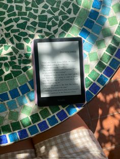 A kindle open on the 33rd chapter of Namesake on top of a nice table in mosaic in blues hues Kindle Instagram Story, Kindle Reading Aesthetic, Matcha Kindle, Reading Kindle Aesthetic, Kindle Bookstagram, Kindle Girlie, Dancing In September, Kindle Aesthetic, Henna Designs Easy