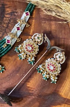 Sabyasachi Jewelry, Bride Indian, Sabyasachi Jewellery, Designer Necklace, Bollywood Jewelry, Embroidery Blouse Designs, Wedding Jewellery Necklace, Jewelry Designer, Gold Plated Necklace