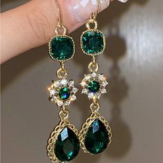 Super Cute And Stylish Ships In 5-10 Business Days Emerald Bridal Jewelry, Quinceanera Earrings, Quinceanera Necklace, Emerald Green Decor, Heart Perfume, Ethereal Jewelry, Lion Jewelry, Water Drop Earrings, Arabic Henna