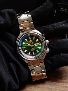 Japanese Watch, 1970s Bands, Green Watch, Big Watches, Retro Watches, Designer Dresses Casual, Mens Luxury, Men's Watches, Wristwatch Men