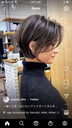 Short Hair Styles For Round Faces Older, Bob Pendek, Shortish Hair, Hair Cut Guide, Pink Ombre Hair, Short Hair Tomboy, Chin Length Hair, Short Sassy Hair, Hair Inspiration Short