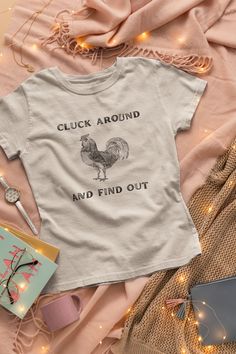 Womens Cricut Shirts, Cute Diy Shirts Vinyl, Cricut Shirt Ideas Funny, Cricut Shirt Designs For Women, Funny Chicken Shirts For Women, Funny Chicken Shirts, Funny Farm Shirts, Funny Cricut Shirts