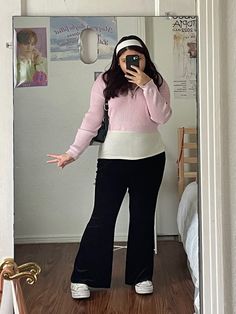 Cute Cropped Sweater Outfits, Midsize Flared Jeans Outfit, Coqqette Plus Size, Pink Outfit Midsize, Coquette Midsize Outfits, Pink Curvy Outfit, Balletcore Outfits Plus Size, Plus Size Outfits Coquette, Mid Size Coquette Outfits