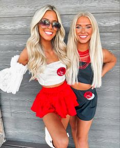 Tailgating Pictures, Gameday Poses, Gameday Outfit College, Gaming Outfits, Tailgating Outfits, Game Day Fits, Football Season Outfits