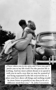 an old black and white photo with a quote from john crousen about love