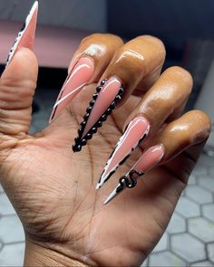 Stellio Nails, Cute Stiletto Nails Designs, Cute Stiletto Nails, Fresh Nails, Long Stiletto Nails, Curved Nails, Beauty Hacks Nails, Black Acrylic Nails