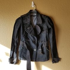 Joe's Denim Jacket Size Small Nwot Very Cute And In Dark Blue Denim Trendy Denim Blazer For Winter, Fitted Utility Outerwear In Medium Wash, Spring Utility Outerwear In Dark Wash, Casual Denim Blazer For Fall, Casual Fall Denim Blazer, Casual Dark Wash Blazer For Fall, Color Block Coats, Leopard Blazer, Blue Trench Coat