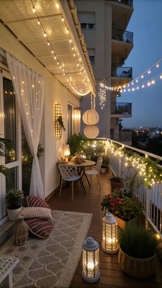 small apartment balcony ideas Cool Apartment Aesthetic, Minimalist Balcony Decor, Balcony Curtain Ideas, Small Balcony Seating, Balcony Seating Ideas, Cute Apartment Aesthetic, Outdoor Balcony Ideas