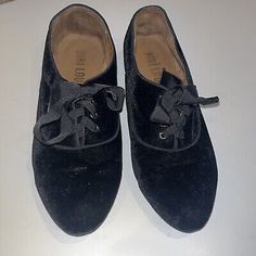 Anthropologie Bibi Lou Velvet Flats With Ribbon Laces Sz 41 | eBay Shoes With Ribbon, Ribbon Laces, Velvet Flats, Velvet Accents, Velvet Shoes, Navy Velvet, Holiday Outfit, Fashion Flats, No Brand