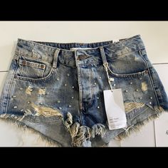 Never Worn Before. Brand New Zara Trafaluc Denim Shorts With Stud Accents Size Us 2 Cheap Zara Medium Wash Shorts, Chic Denim Jean Shorts For Night Out, Denim Bottoms For Summer Night Out, Denim Bottoms For Night Out In Summer, Trendy Mid-rise Jean Shorts For Night Out, Cutoff Denim Jeans For Night Out, High Waist Jeans For Summer Nights, High Waist Jeans For Summer Night Out, High-waist Jeans For Summer Night Out