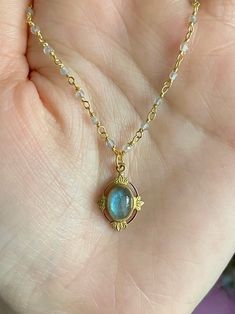 This vintage-inspired necklace is handmade using a 2mm genuine labradorite wire-wrapped chain and a 12x17mm pendant with an authentic 6x8mm labradorite stone. The labradorite is good quality with nice flash. This necklace is hypoallergenic. (Cadium free, lead free, and nickel safe) Labradorite is a protective stone that enhances intuition. The necklace comes in a hand-wrapped gift box, ready to be gifted. If you would like to leave a note for the recipient, you can do so during checkout. Please Blue Gold Necklace, Vintage Necklace Aesthetic, Necklace Ideas Handmade, Crystal Necklace Aesthetic, Vintage Jewelry Aesthetic, Unique Jewelry Inspiration, Opal Necklace Vintage, Cute Necklaces, Pendant Necklace Vintage