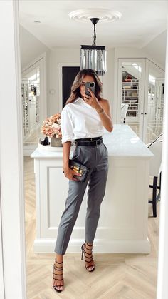 Classy Work Outfits Summer, Dubai Winter, Buissnes Outfit, Classy Business Outfits, Mode Zara, Elegant Look