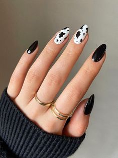 Almond Acrylic Nails, Cute Gel Nails, White Nail, Short Acrylic Nails Designs, Short Acrylic Nails, Best Acrylic Nails, Acrylic Nail Designs, Black Nails