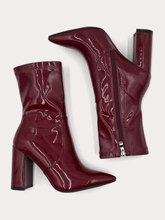 Botte cerise en PU, caractérisée par une fermeture éclair latérale et un talon de 10cm de haut. Cherry Red Heels, My Wishlist Ideas, Cherry Heels, Cherry Clothes, Highheel Boots, Cherry Boots, Cherry Red Boots, Winter High Heels, Cherry Shoes