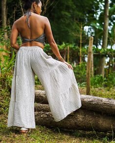 "Wide Leg Pants, White Summer Pants, Boho Pants Indulge in the beauty of our beautiful flare pants, crafted with the utmost care using very soft double gauze cotton adorned with a stylish black stripe pattern. This pants is made in one size to fit XS to XL / US: 2/4/6/8/10/12/14/16 -These pants are made with 100% soft double gauze cotton, ensuring a luxurious and comfortable feel against your skin. The fabric is exceptionally soft and features a striking black stripe pattern. It has a medium-thi Wide Leg Yoga Pants Outfit, Wide Leg Yoga Pants, Summer Pants Outfits, Natural Clothing, Boho Pants, Flowy Pants, Womens Pants, Pants White, Summer Pants