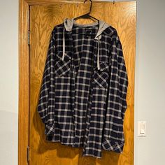 Lily And Lottie (Chelsea Deboer Brand) Navy Blue And Cream Flannel Button Up, With Hood. Women’s. Size Xxl. Bought The Wrong Size. New Without Tags. Never Worn. Perfect Condition. Great To Wear With A Tshirt And Leggings. Winter Blue Flannel Outerwear, Chelsea Deboer, Flannel Hoodie, Utility Jacket, Chelsea, Button Up, Lily, Jackets For Women, Jackets & Coats