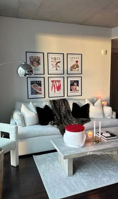 Girly Home Aesthetic, Girl Living Room Ideas Apartment, College Living Room Apartment, Red Apartment Decor, Apartment Inspiration Living Room, Girl Apartment Decor, Girly Apartment Decor, Apartment Decorating Living, First Apartment Decorating