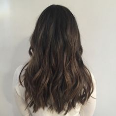 Brown Hair Wavy Natural, Natural Burnett Hair, Subtle Brown Balayage On Black Hair, Natural Brunette, Brown Hair Dye, Brown Hair Inspo, Brown Blonde Hair, Light Brown Hair