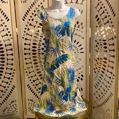 Tori Richards Of Honolulu Hawaiian Dress Sz 12. Purchased In Honolulu And Never Worn! Dress Measures 41 1/2 Inches From The Top Of The Shoulder To The Bottom Of The Dress. Measures 18 1/2 Inches From Pit To Pit. Blue Tropical Sleeveless Sundress, Blue Lined Midi Dress For Vacation, Blue Tropical Print Dress, Blue Sleeveless Tropical Print Dress, Blue Short Sleeve Sundress For Beach Season, Blue Tropical Print Sleeveless Dress, Blue Hawaiian Dress With Tropical Print, Casual Blue Tropical Print Dresses, Tropical Blue Sleeveless Maxi Dress