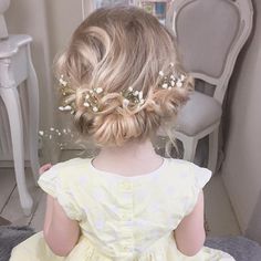 Little girl hairstyles must be easy but cute. Stop the morning hurry and copy one of the braided, short or black hairstyles for little girls we recommend. Formal Updo, Girls Updo, Pageant Hair, Hair Tuck, Blonde Balayage Highlights, Flowers In Her Hair, Cute Curly Hairstyles, Flower Girl Hairstyles, Natural Hair Styles Easy