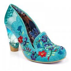 Embroidered Dragon, Experimental Design, Shoe Shopping, Fantastic Shoes, Rose Fashion, April Showers, Gorgeous Shoes