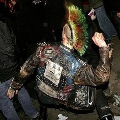 Punk Characters Movies, Punk Asthetics Photos, Punk 1970s, 90s Punk Fashion, Fashion Mfs, 1990s Punk, Irish Punk, Neo Punk, Punk 80s