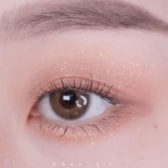 Korean Makeup Without Eyeliner, Eye Makeup Without Eyeliner, Asian Makeup Tutorials, Eyebrow Makeup Tips, Makeup Tutorial Eyeliner, Face Makeup Tutorial