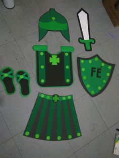 paper cutouts are laid out on the floor to look like they're ready for st patrick's day