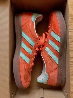 Orange Sambas, Orange Gazelle, Ae Outfits, Gazelle Shoes, Football Jersey Outfit, Orange Dream, Shoe Gallery