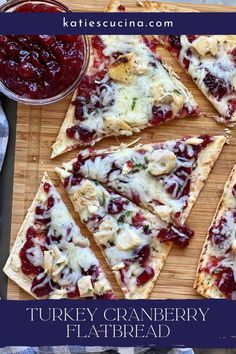 Use up the last of the holiday leftovers with my easy 10 minute recipe for Turkey Cranberry Flatbreads. Turkey And Cranberry, Recipe For Turkey, Flatbread Pizza Recipes, Naan Flatbread, Turkey Cranberry, Holiday Lunch, Holiday Leftovers, Spreadable Cheese, Leftover Cranberry Sauce