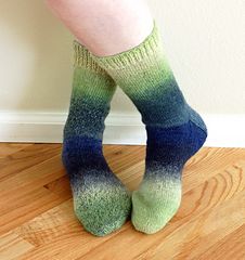 Knot Fussy Socks Free Fussy Socks, Socks Knitting Pattern, Socks Knitting, Hand Knit Socks, Socks Pattern, Sock Knitting Patterns, Crochet Socks, Creative Arts And Crafts, Lace Socks