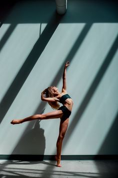 Ballet Photography Poses, Ballet Dance Photography, Dancer Poses