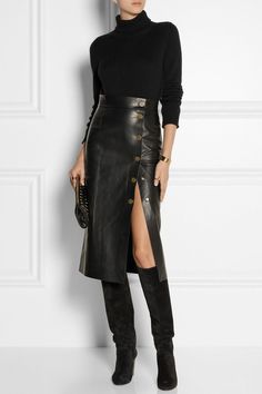 Stylish Black Women, Long Leather Skirt, Rok Outfit, Leather Skirt Outfit, Pencil Skirt Outfits, Trening Fitness, Women Skirts, Black Leather Skirts, Leather Pencil Skirt