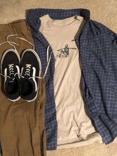 Masculine Clothing Ideas, Masculine Outfit Inspiration, Ftm Outfits Closet Ideas, Trans Style Outfit, Trans Guy Style, Simple Trans Masc Outfits, Masc 80s Outfits, Masculine Outfits Ftm