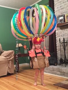 Cool Hor Air Balloon Costume for a Toddler! Everyone please pin this for her to win a contest!!! Balloon Costume, Cheap Halloween Costumes, Cheap Halloween, Halloween Costume Contest, Halloween Tags, Homemade Halloween, Fantasias Halloween, Family Halloween Costumes