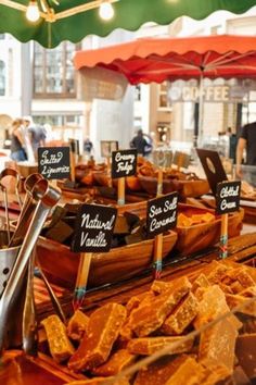 the food is on display at the market