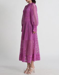 This style is all about femininity and elegance. Its long sleeves and delicate embroidery add a subtle design, perfect for any occasion. With its flattering cut, this dress is sure to make a statement. Modern Womens Fashion, Elegant Attire, Minimalist Dresses, Innovative Fashion, Lace Midi, Midi Dress With Sleeves, Lace Midi Dress, Lantern Sleeve, Embroidery Dress