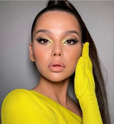 Yellow Makeup, Brunette Makeup, Barbie Makeup, Fall Makeup Looks, Alternative Makeup, Makeup Eye Looks, Makeup Makeover