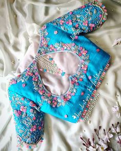 Sadi Photo, Embroidery Dress Diy, Lengha Blouse Designs, Blue Blouse Designs, Boutique Blouse